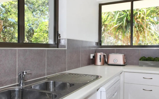 Windmill 4 - Two Bedroom Beachside Apartment on Parkyn Parade!