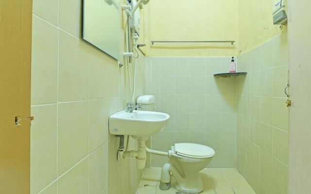 OYO 90702 Empire Inn 1