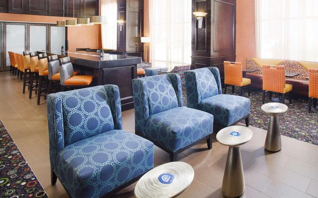 Hampton Inn & Suites Dallas/Lewisville-Vista Ridge Mall, TX