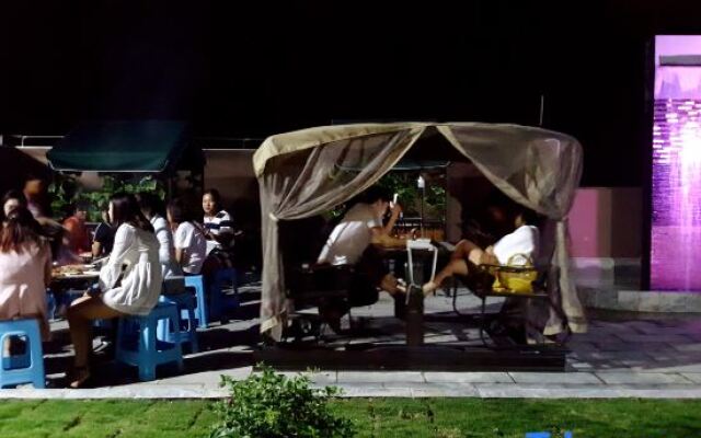 Lushui Nujiang Bund Hotel