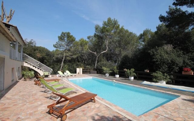 Villa With 5 Bedrooms In Antibes With Shared Pool And Enclosed Garden 1 Km From The Beach