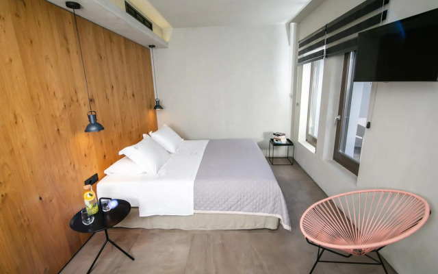 Marquise Suites - Adults Only