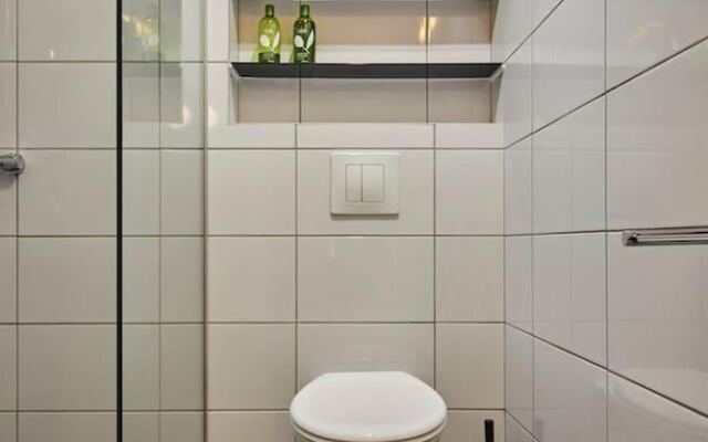 Super Central Studio Apartment - With Balcony