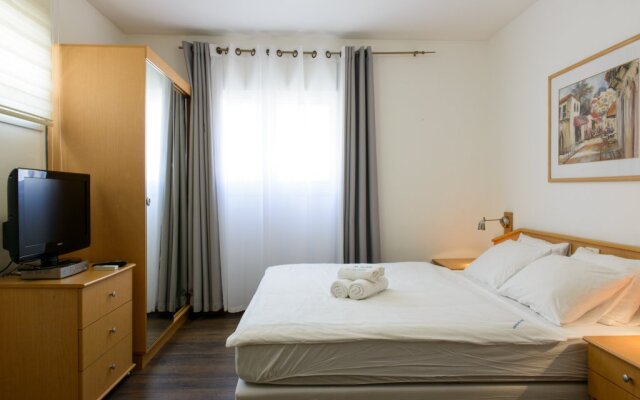 Star Apartments