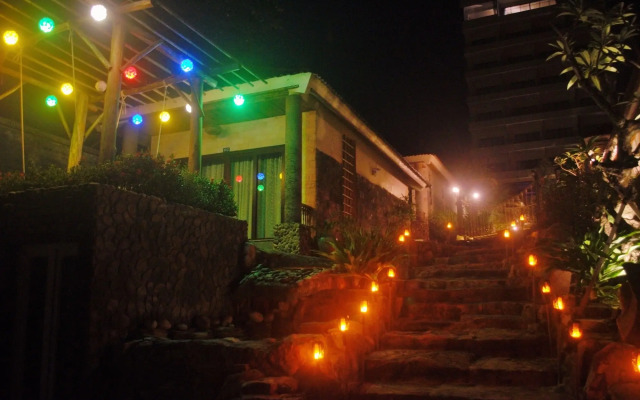 Coral Bay Resort