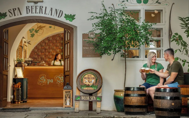 Spa Beerland - At The Golden Lamb