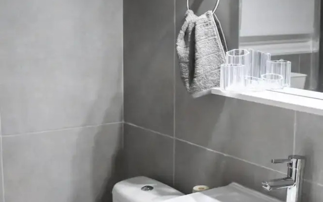 Outstanding One Bedroom Flisvos Apartment