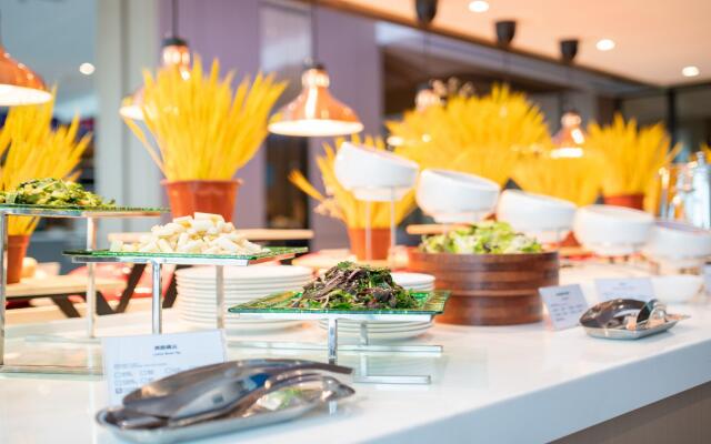 Holiday Inn Express Shenzhen Longhua by IHG