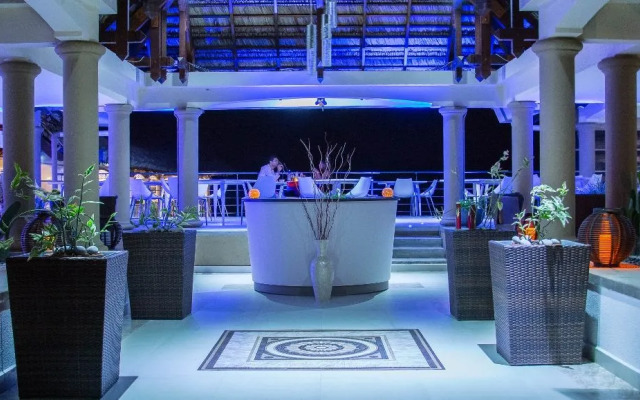 Le Domaine de La Reserve Hotel