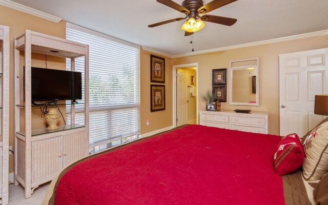 Shoreline 1036 Condo by RedAwning