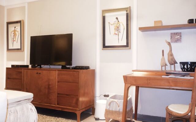 Studio Tropical Modern Living At Kemang Village