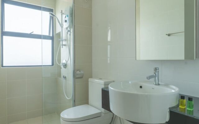 OYO Home 43995 Premium 3br 1tebrau