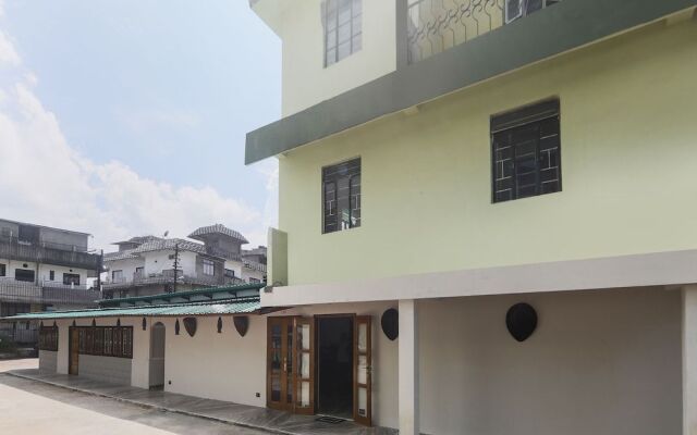 OYO 19292 55 Pillars House