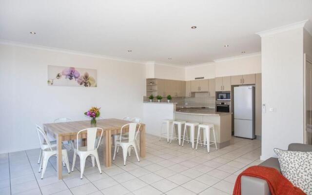 Dolphin Views Unit 5 of 14 Dolphin St