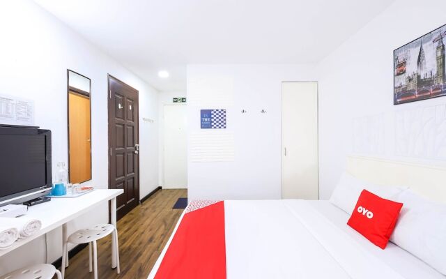 OYO 43963 T Signature Hotel