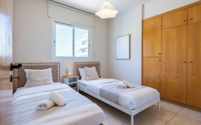 Calina - 3-BR Apt & Pool in Mackenzie
