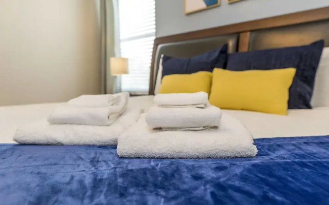 Roomy Town Home, Mickey-themed Bedroom! #4bv550