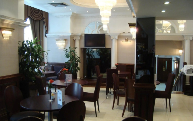 Royal Eagle Hotel