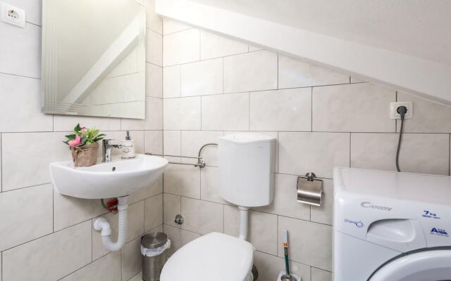 Nice Apartment in Rijeka With 2 Bedrooms and Wifi