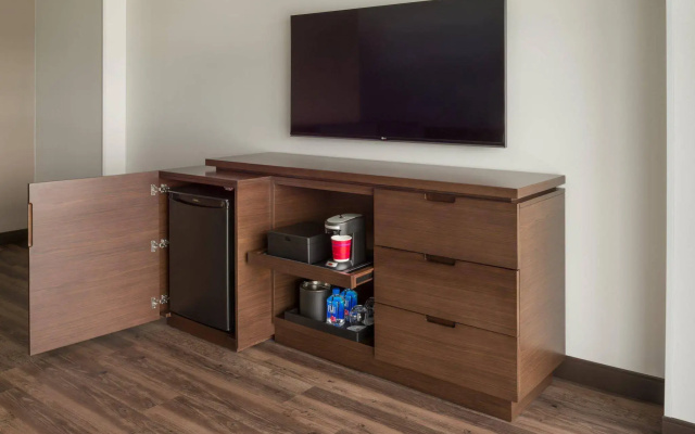Buffalo Marriott at LECOM HARBORCENTER