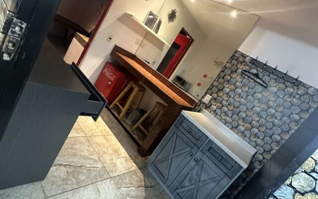 Cancún Plaza Hotel & Hostal