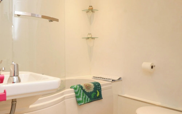 Bwthyn Gwyn Ty'n Y Pant