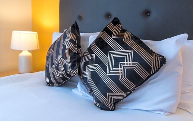 The Linden Leaf Rooms - Classy Studios