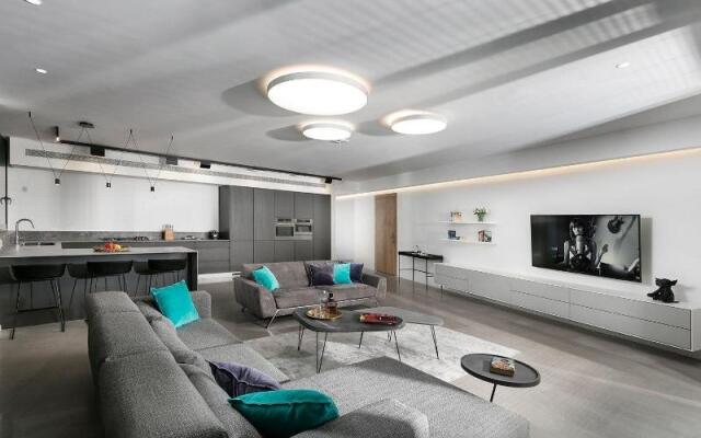 Renoma Hotel