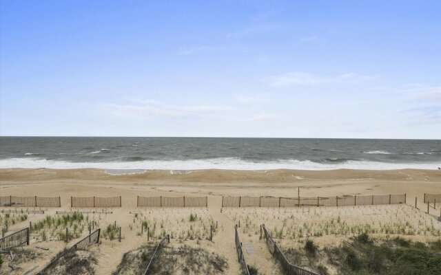 Atlantic Watergate #17 by Long & Foster