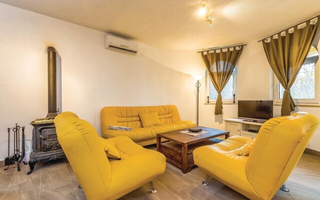 Beautiful Home in Barusici With Wifi and 3 Bedrooms