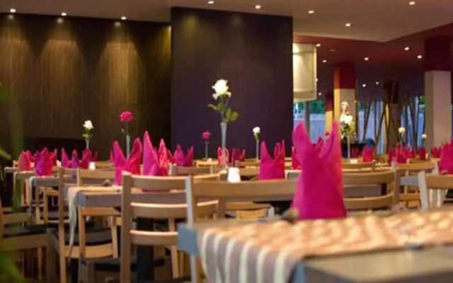Mikie Holiday Resort & Hotel