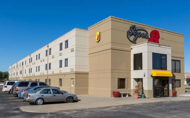 Super 8 Wichita North