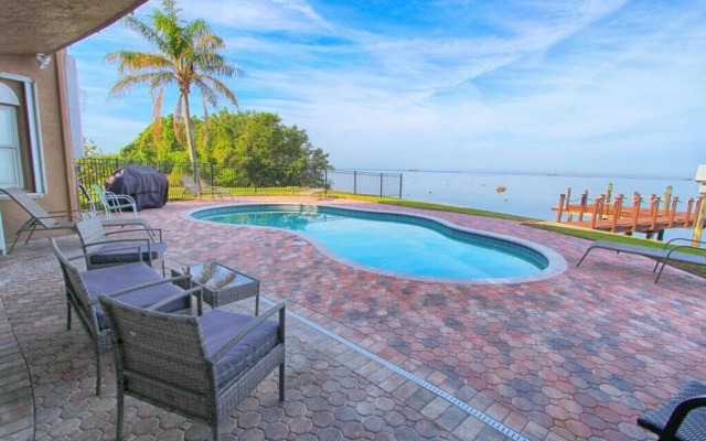 Luxury Florida Villa by RedAwning