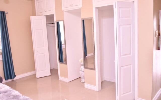 Executive Arcadia Luxury Guest Apartment