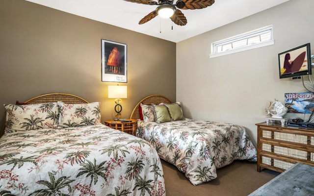 Waikoloa Beach S E32 2 Bedroom Condo by RedAwning