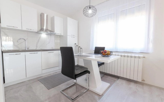 Beautyful sea view 6 studio Danijela