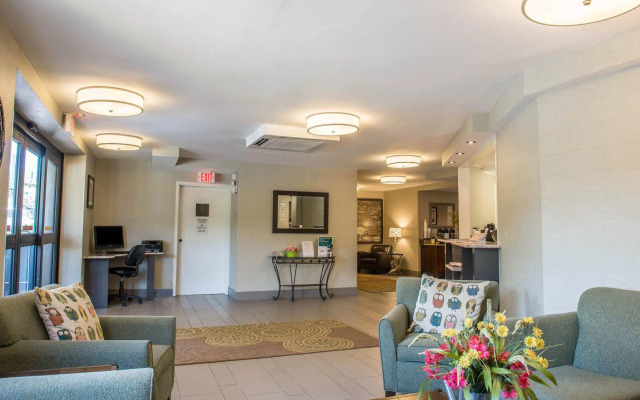 Quality Inn University Center