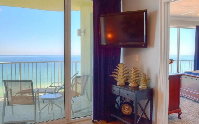 Boardwalk Beach Resort Condominium by Oaseas Resort