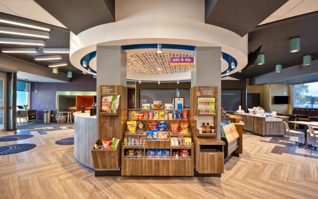 Tru by Hilton Sumter