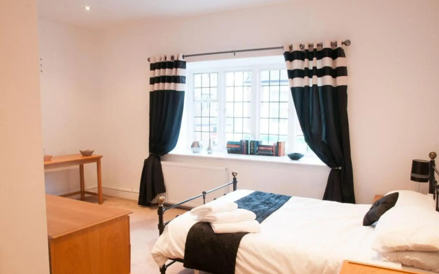 Huckleberrys Bar and Grill