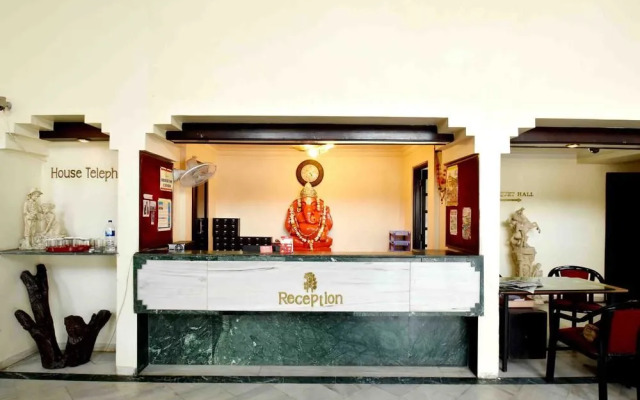 OYO Rooms Near CHL Hospital Indore