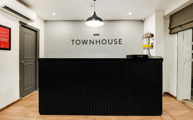 OYO Townhouse 232 RP Road
