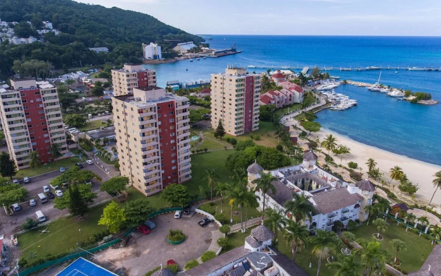 Sky Blue Beach Studio at Turtle Towers