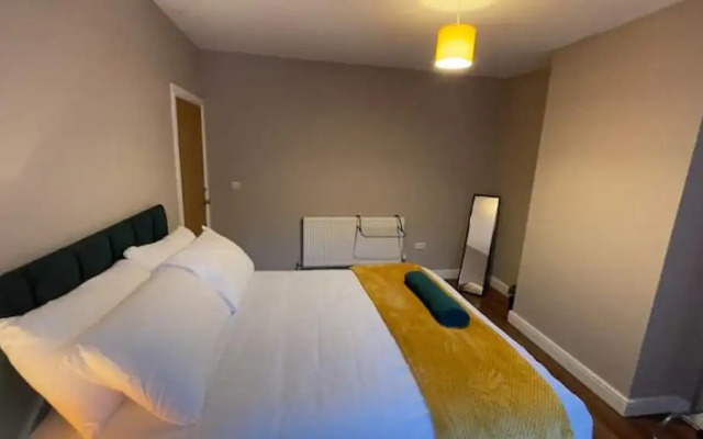 Cosy 3-bed House in Birmingham With Free Parking