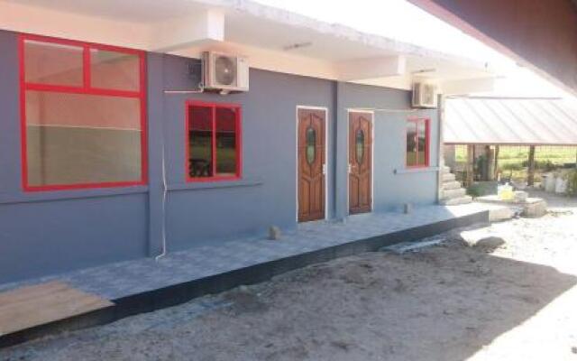 Rumanija's Airport Rooms