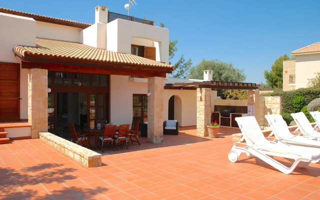 Villa 32 - Limni