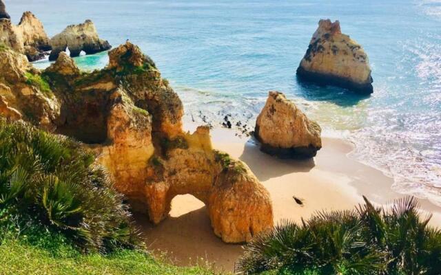 Fantástica Casa com 4 Quartos na Praínha