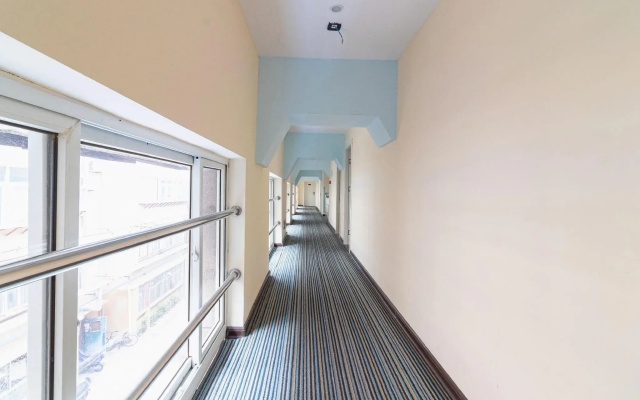 Super 8 Jinan Daminghu East Gate