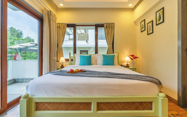 ELIVAAS Azalea 3 BHK with Pvt Pool