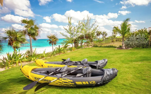 Wild Orchid Hideaway: Lux Beachfront Sanctuary